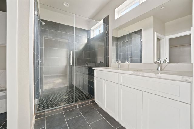 1300 Mckie DR 33, Austin, TX 78752