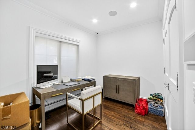 1096 Briar Way, Fort Lee Boro, NJ 07024