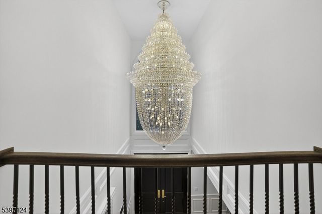 1096 Briar Way, Fort Lee Boro, NJ 07024