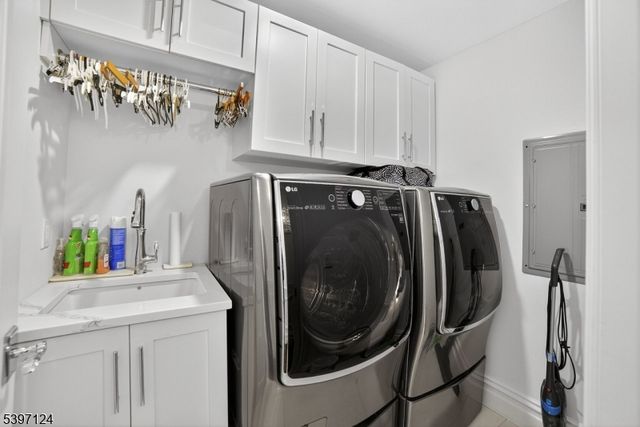 1096 Briar Way, Fort Lee Boro, NJ 07024