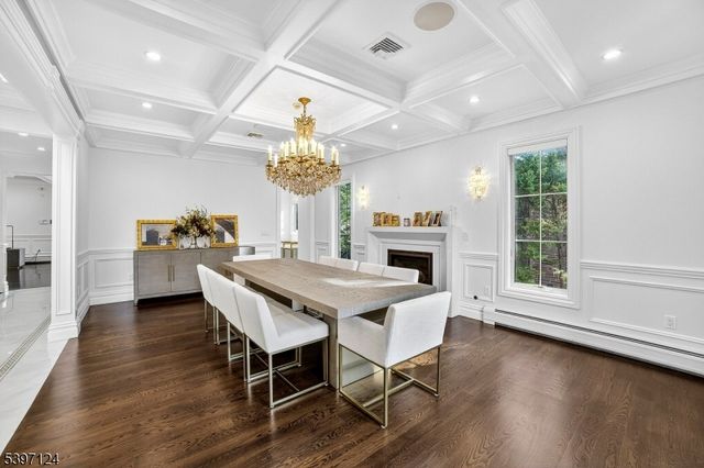 1096 Briar Way, Fort Lee Boro, NJ 07024