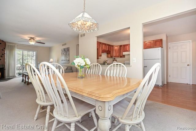 1242 Kings Cove Court, Rochester Hills, MI 48306