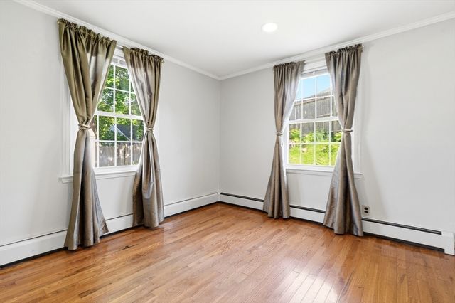 29 Karen Ln, Weymouth, MA 02188