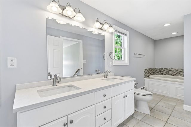 29 Karen Ln, Weymouth, MA 02188