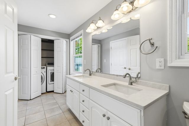 29 Karen Ln, Weymouth, MA 02188