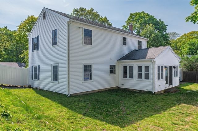29 Karen Ln, Weymouth, MA 02188
