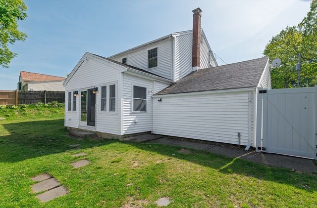 29 Karen Ln, Weymouth, MA 02188