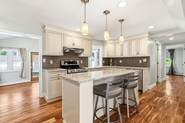 29 Karen Ln, Weymouth, MA 02188