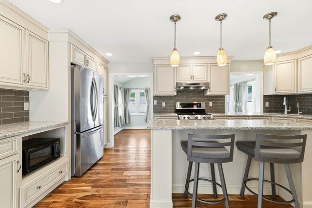 29 Karen Ln, Weymouth, MA 02188