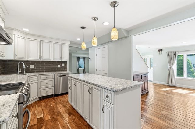 29 Karen Ln, Weymouth, MA 02188