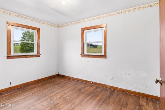 1313 Oasis Road, Bulls Gap, TN 37711