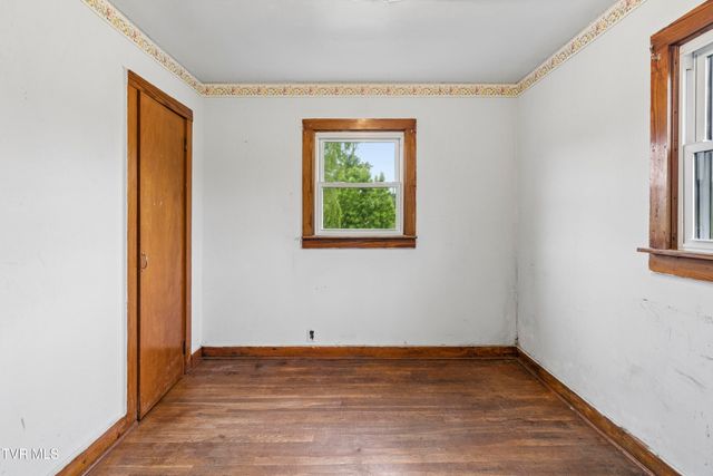 1313 Oasis Road, Bulls Gap, TN 37711