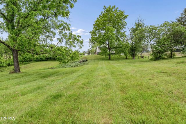 1313 Oasis Road, Bulls Gap, TN 37711