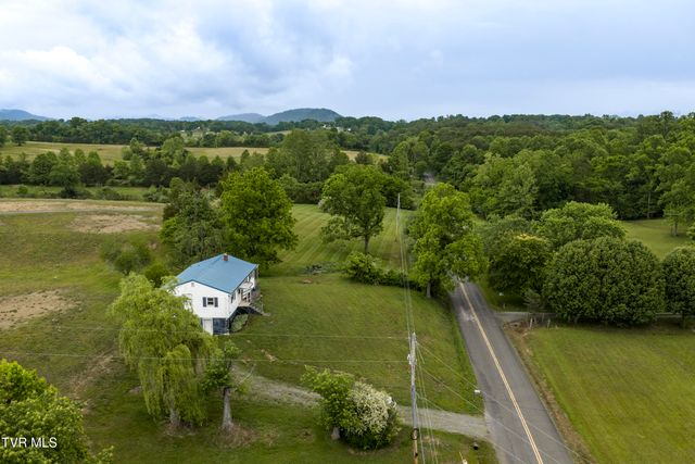 1313 Oasis Road, Bulls Gap, TN 37711
