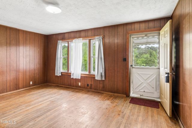 1313 Oasis Road, Bulls Gap, TN 37711