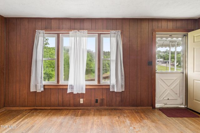 1313 Oasis Road, Bulls Gap, TN 37711