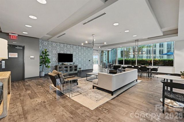 210 N Church Street 2204, Charlotte, NC 28202