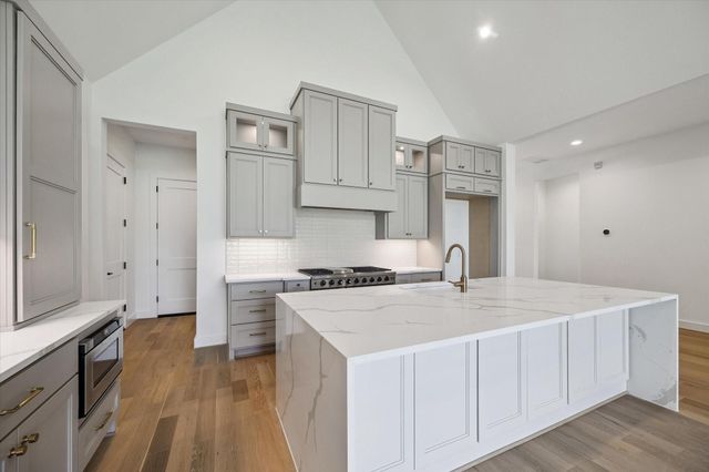 422 Venado View Court, Conroe, TX 77304