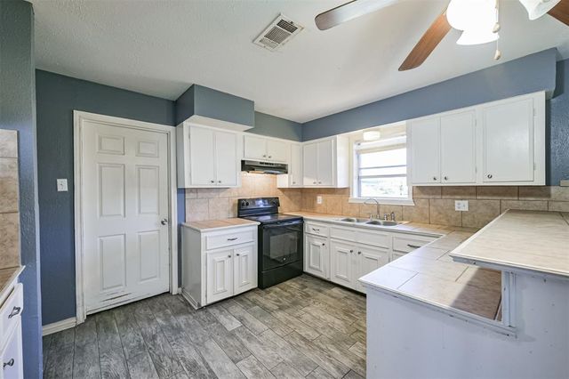 224 Zinn Drive, Crosby, TX 77532