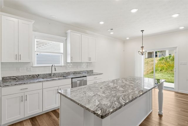 812 Curtman Ct, Plum Boro, PA 15068