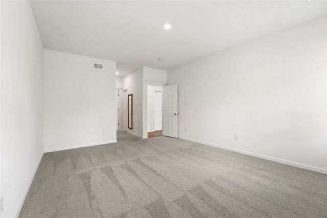 812 Curtman Ct, Plum Boro, PA 15068
