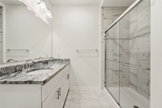 812 Curtman Ct, Plum Boro, PA 15068