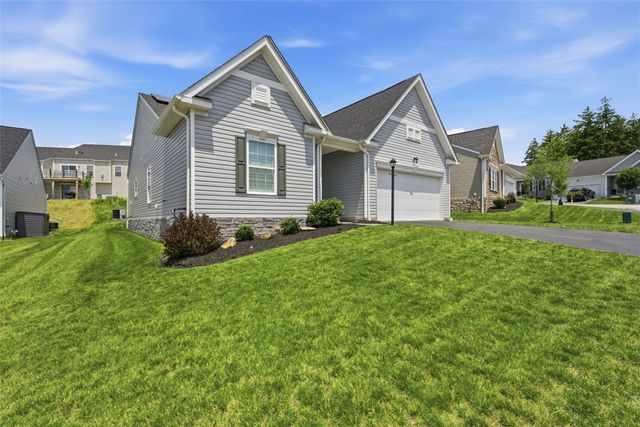 812 Curtman Ct, Plum Boro, PA 15068
