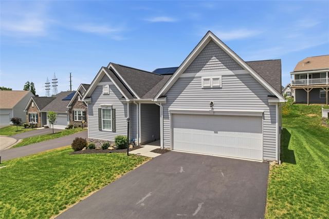 812 Curtman Ct, Plum Boro, PA 15068