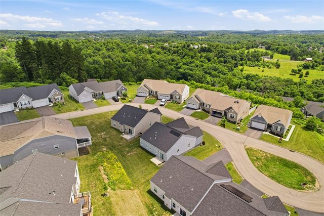 812 Curtman Ct, Plum Boro, PA 15068