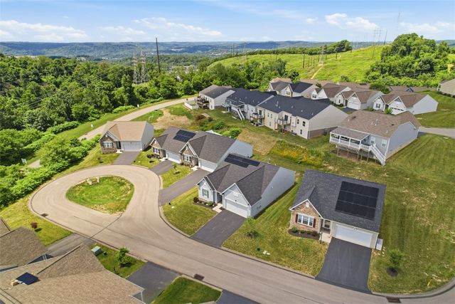 812 Curtman Ct, Plum Boro, PA 15068