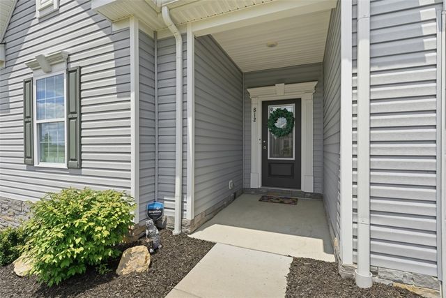 812 Curtman Ct, Plum Boro, PA 15068