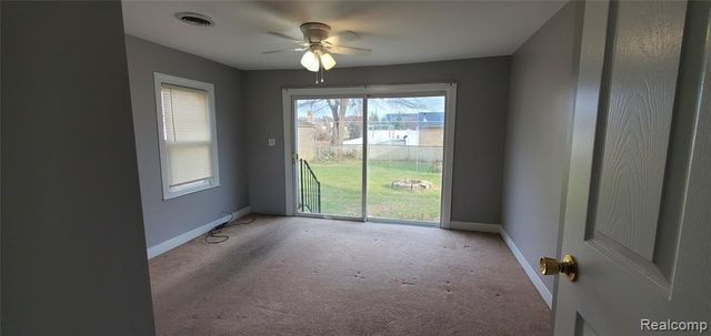 910 N Gulley Road, Dearborn, MI 48128