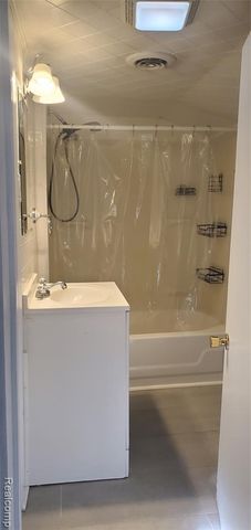 910 N Gulley Road, Dearborn, MI 48128