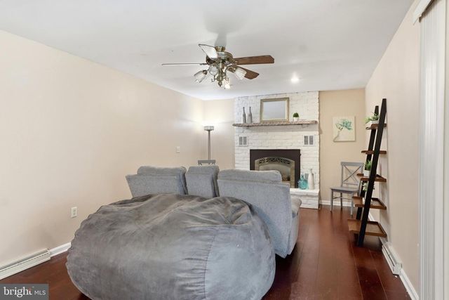 90 STEFFIE DR, Mount Wolf, PA 17347