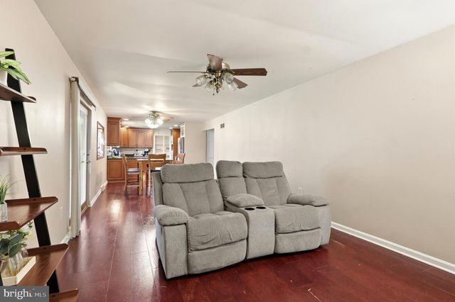 90 STEFFIE DR, Mount Wolf, PA 17347