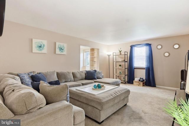 90 STEFFIE DR, Mount Wolf, PA 17347