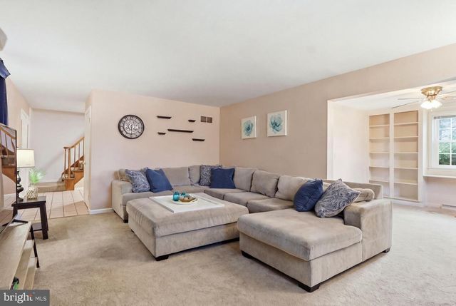 90 STEFFIE DR, Mount Wolf, PA 17347