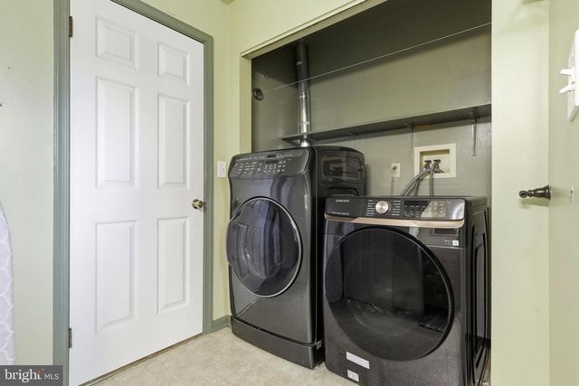 90 STEFFIE DR, Mount Wolf, PA 17347