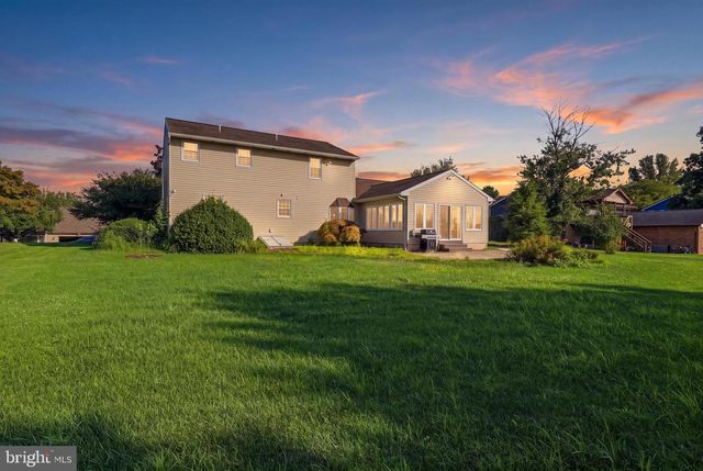 90 STEFFIE DR, Mount Wolf, PA 17347