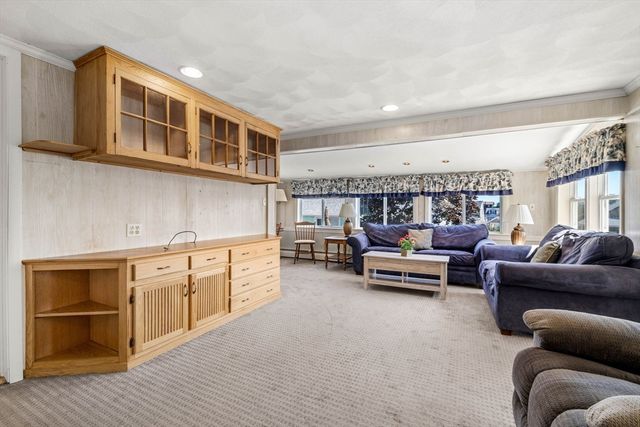10 70th Street, Newburyport, MA 01950