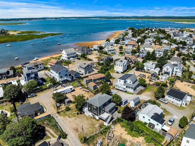 10 70th Street, Newburyport, MA 01950