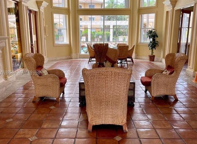 9640 NW 2 St 5106, Pembroke Pines, FL 33024