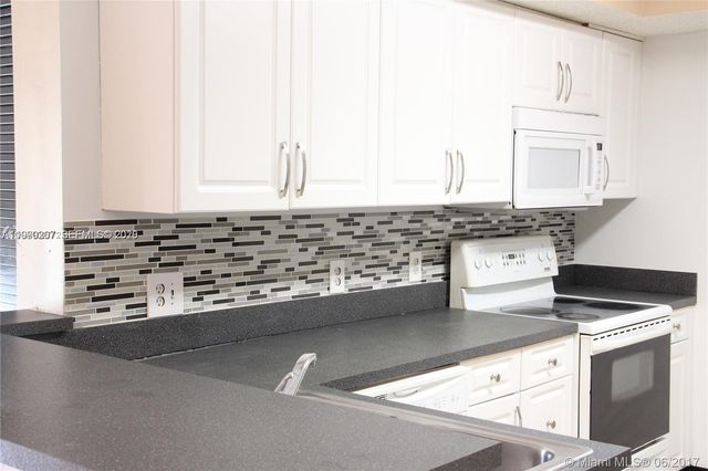 9640 NW 2 St 5106, Pembroke Pines, FL 33024