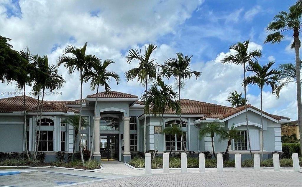 9640 NW 2 St 5106, Pembroke Pines, FL 33024