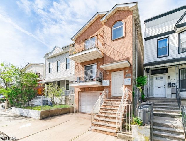 263 Forrest St, Jersey City, NJ 07304