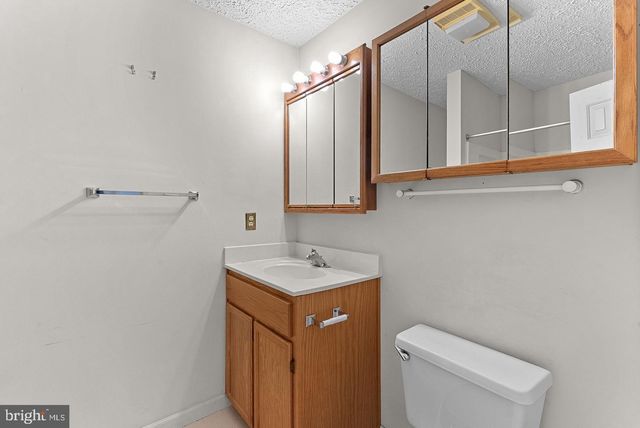 3709 HOWSEN AVE, Fairfax, VA 22030