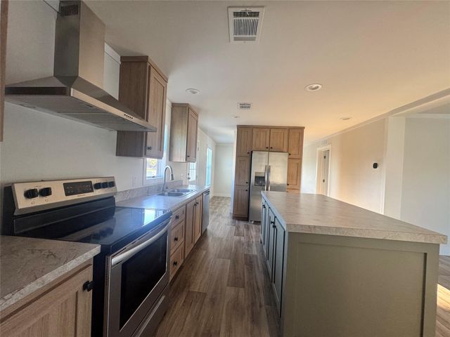 4721 Wickwillow Ln B, Alvin, TX 77539