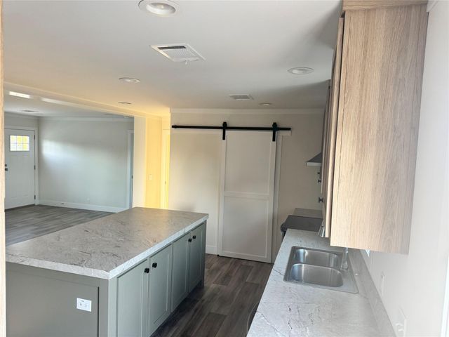 4721 Wickwillow Ln B, Alvin, TX 77539