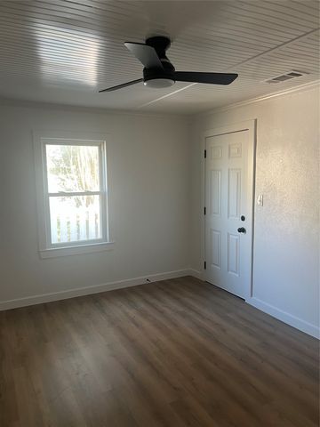 422 Goshen W, Canton, TX 75103