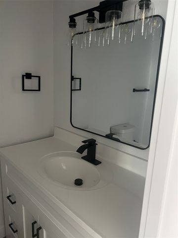 422 Goshen W, Canton, TX 75103